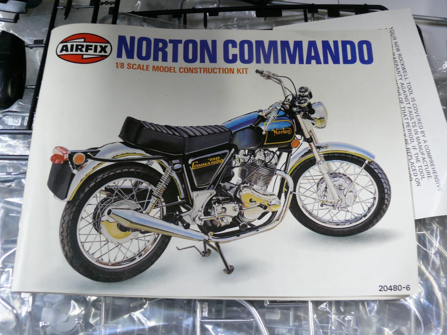 Airfix 1/8 scale Norton Commando 750 motorcycle model kit 20480-6 ...