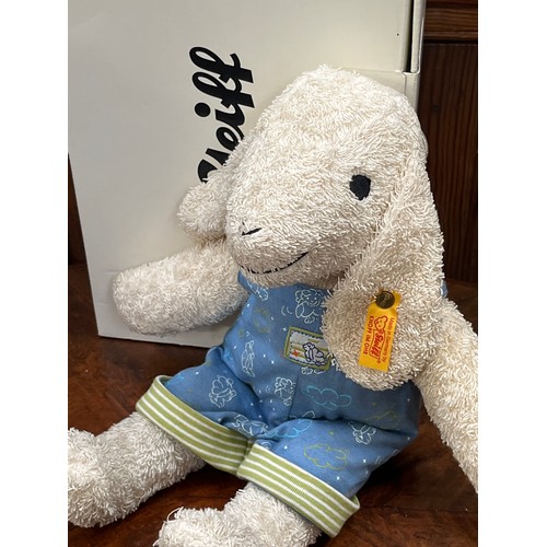 492 - Steiff Baby range 