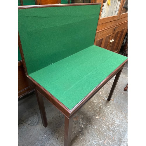 644 - Victorian mahogany gate leg card table, with a flip over top freshly lined with green baize. 96cm x ... 