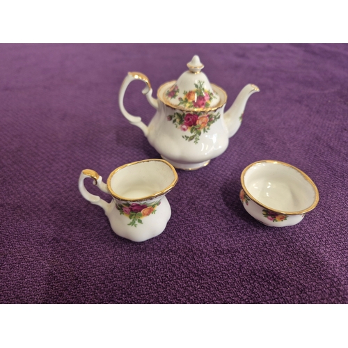 183D - Royal Albert Old Country Roses fine bone china collection with wall clock, cat pomander, miniature t... 