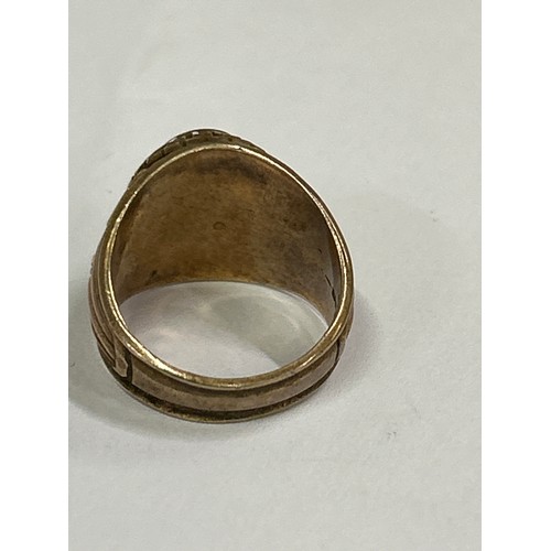 97 - A rare American “Balfour” ring, in 10K gold with green cabochon crystal and crest for Queens College... 