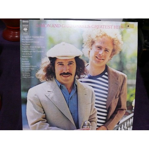 149 - White Vinyl Record box with LP's to include Peter's and Lee and a selection of singles