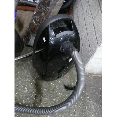 172 - MIELE VACUUM CLEANER 2571 SUPER CLEANER