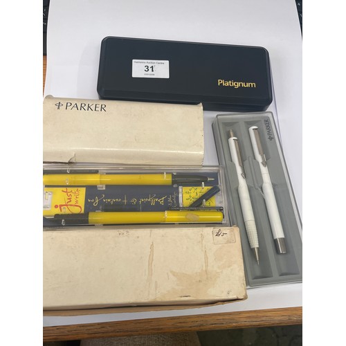 31 - 5 SETS OF FOUNTAIN PENS PARKERS A ROTRING 600