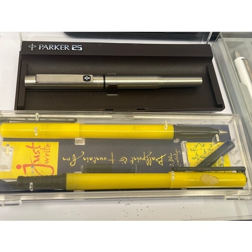 31 - 5 SETS OF FOUNTAIN PENS PARKERS A ROTRING 600