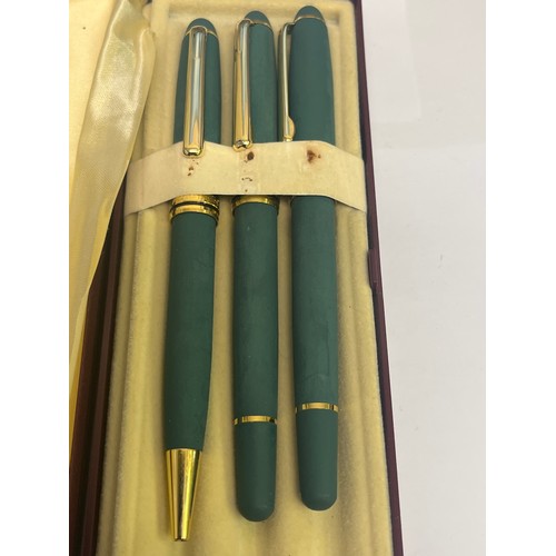 36 - A COLLECTION OF 5 FOUNTAIN PENS SETS AND SINGLES
