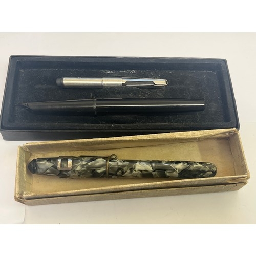 35 - COLLECTION OF 5 FOUNTAIN PEN SETS A DUFFERIN MOTTLED , SET OF THREE,  SHEAFFER TARGA