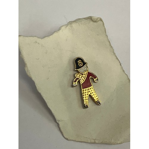 11 - A BURR WALNUT TRINKET BOX WITH SMALL HORN BOX  PLUS COSTUME JEWELS AND SOME SILVER COINS