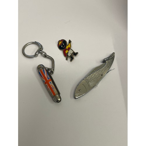 11 - A BURR WALNUT TRINKET BOX WITH SMALL HORN BOX  PLUS COSTUME JEWELS AND SOME SILVER COINS