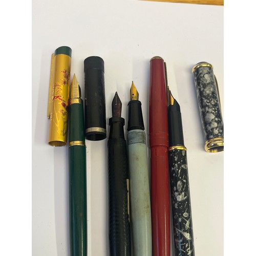 16 - A COLLECTION OF 10 FOUNTAIN PENS