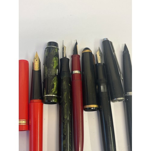13 - A COLLECTION OF 10 FOUNTAIN PENS