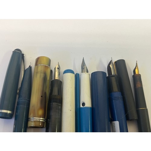 13 - A COLLECTION OF 10 FOUNTAIN PENS