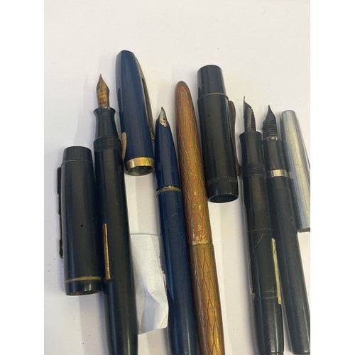 14 - A COLLECTION OF 10 FOUNTAIN PENS