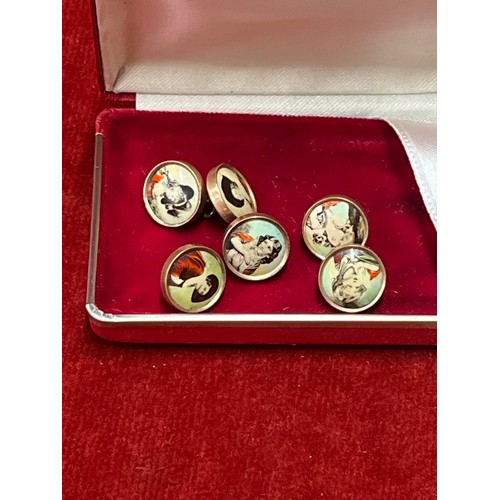 28 - Set of six antique waistcoat buttons in gilt metal with famous portraits and another set of studs in... 