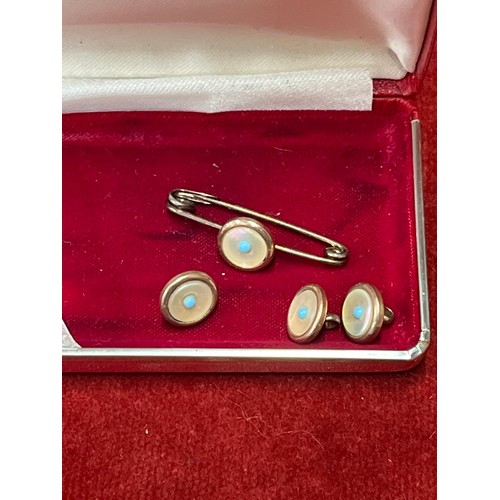 28 - Set of six antique waistcoat buttons in gilt metal with famous portraits and another set of studs in... 