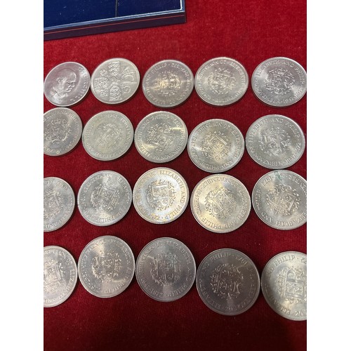 17A - 32 Queen Elizabeth II crown coins, mostly 1972