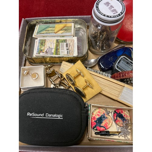 17D - Tray of mixed Collectables inc costume jewellery, watches, cigarette cards, cufflinks, James Bond As... 