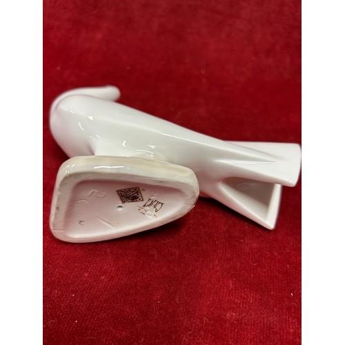 21 - Lladro Nao porcelain dove