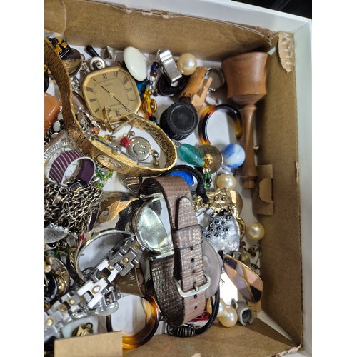 44 - Tray of costume jewellery, watches, crimson teddy key ring etc