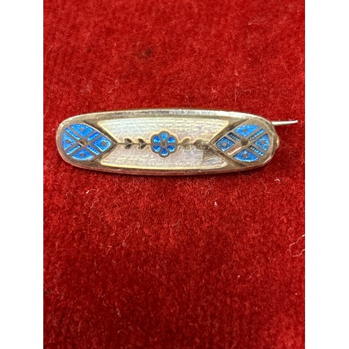 39 - Selection of Sterling Silver jewellery including an Art Deco guilloche enamel brooch (unmarked), pai... 