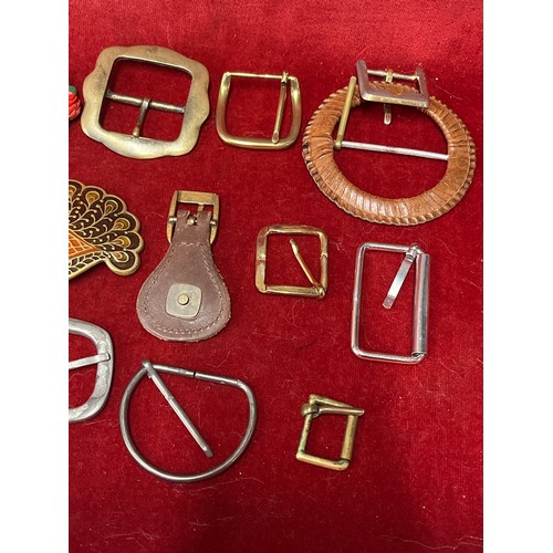 16 - Box of buckles including a scarce enamelled Guns N Roses 1993 buckle from the Brockum Collection & a... 