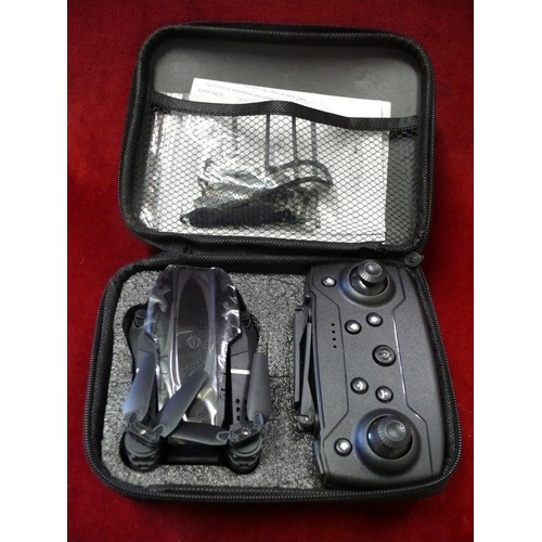 80 - Folding drone with instructions in carry case