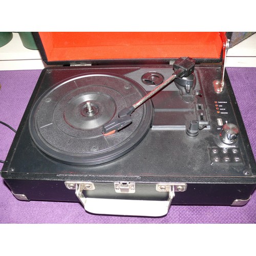 84 - GPO USB record player turntable in fitted carry case