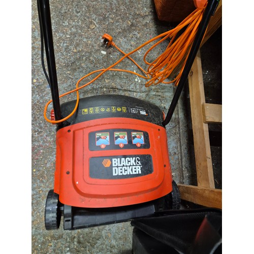 181 - Black & Decker Type 1 scarifier