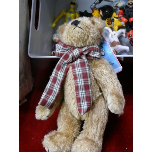 186 - Basket of action figures to include Luigi, Hasbro Visionaries Cravex, Mrs Goggins, dinosaurs etc plu... 