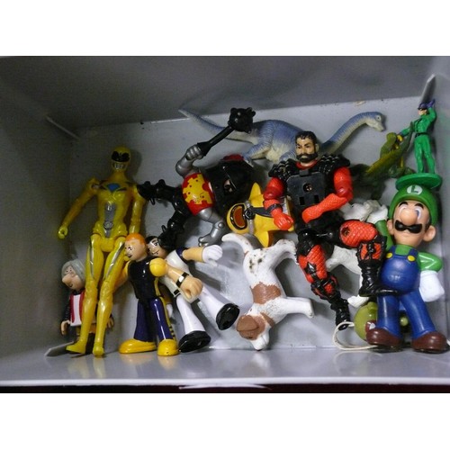 186 - Basket of action figures to include Luigi, Hasbro Visionaries Cravex, Mrs Goggins, dinosaurs etc plu... 