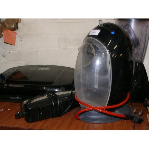203 - Kitchenware lot to include a George Foreman grill, Nescafe Dolce Gusto coffee machine, Dunelm blende... 