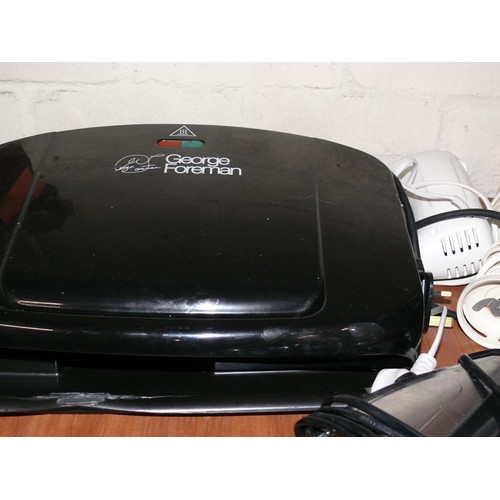 203 - Kitchenware lot to include a George Foreman grill, Nescafe Dolce Gusto coffee machine, Dunelm blende... 