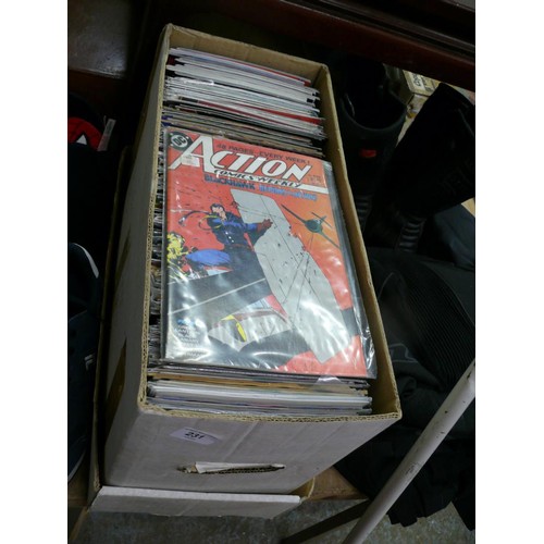 231 - Large collection of comics, mostly Marvel or DC