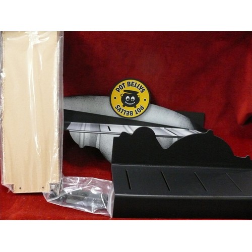 178 - Harmony Kingdom Harmony Ball Pot Belly's display stand