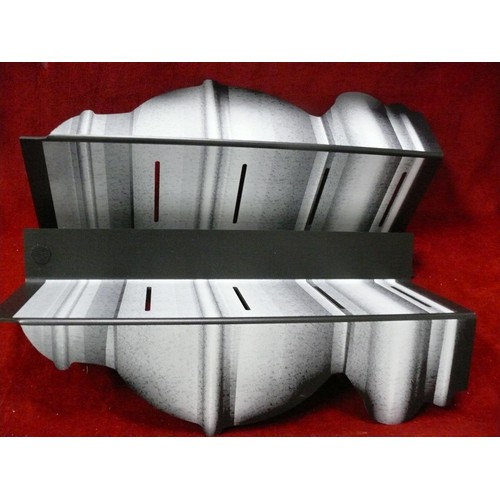 178 - Harmony Kingdom Harmony Ball Pot Belly's display stand