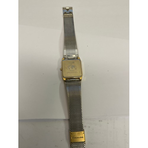 32 - Rotary gold plated gents dress watch with date working crack to lens