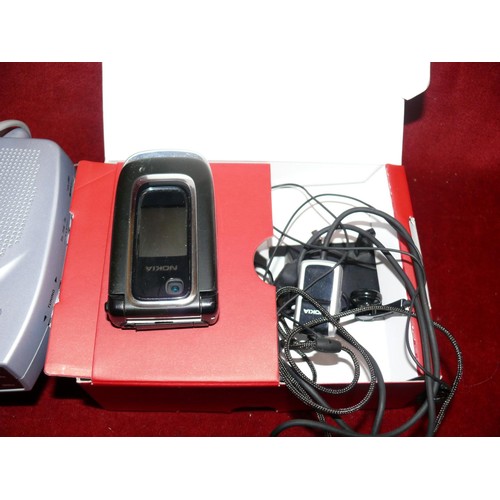 220 - Roberts radio and Nokia 6131 flip mobile phone in an LG box