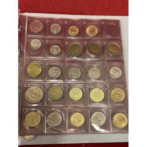 24 - Coin album with contents of British (Queen Victoria to Elizabeth II) and foreign coins. Includes Ken... 