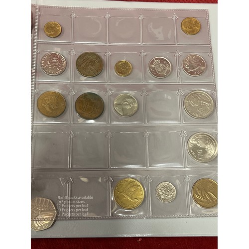 24 - Coin album with contents of British (Queen Victoria to Elizabeth II) and foreign coins. Includes Ken... 