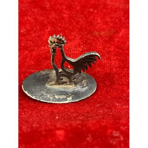 77 - Sterling silver cockerel menu holder Birm 1913 by C & C Hodgetts
