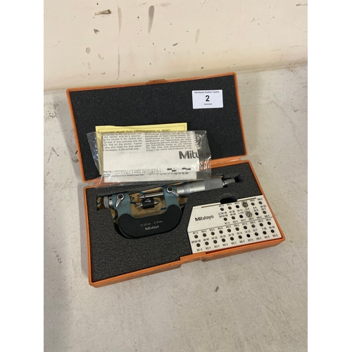 2 - Mitutoyo Series 126-125 interchangeable anvil screw thread micrometer, with a range of 0-25mm and 0.... 