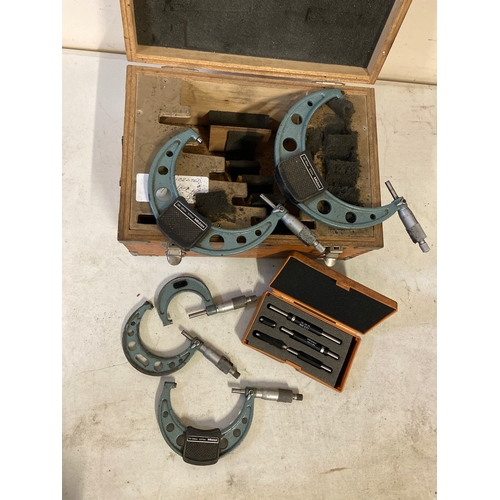 6 - Mitutoyo 0-150mm boxed micrometer set in wooden case.