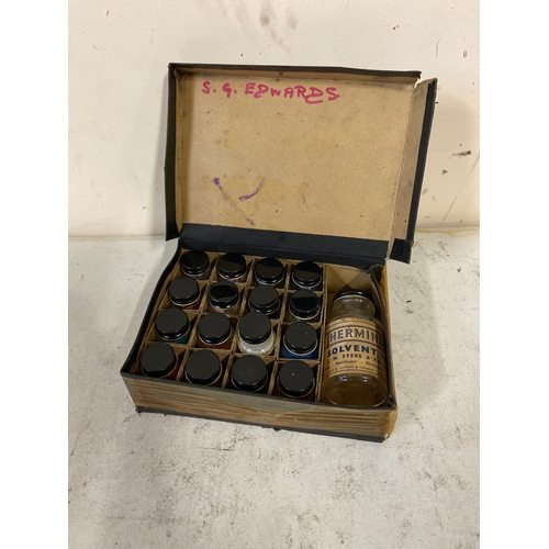 19 - Boxed set of vintage Thermindex temperature-indicating paints and solvent, used to monitor surface t... 