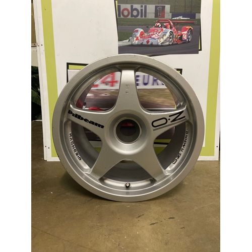 31 - MP84/91 Le Mans magnesium alloy wheel. Produced from Pilbeams own design by OZ racing. The exact his... 