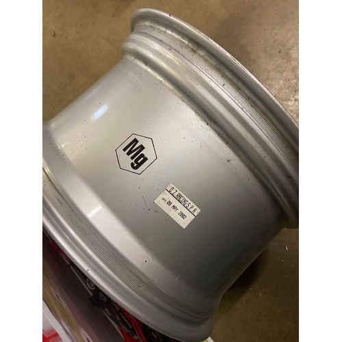 31 - MP84/91 Le Mans magnesium alloy wheel. Produced from Pilbeams own design by OZ racing. The exact his... 