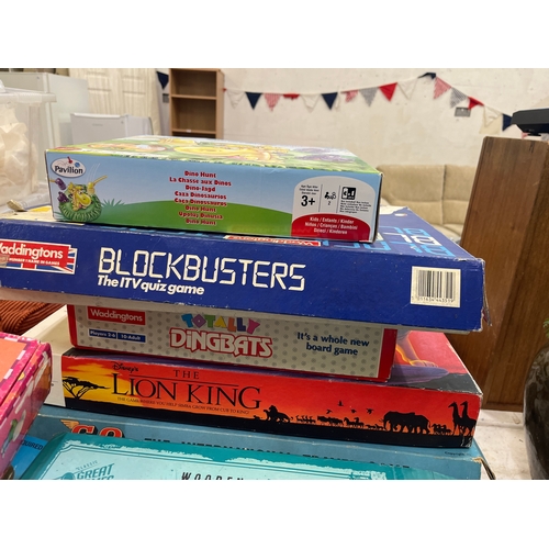 Selection of games - table football, Google eyes, blockbusters ...
