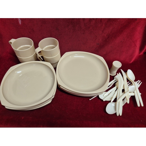 72 - Retro melamine picnic set 'Patioware by Twinco' in carry case with cups, plates, cutlery and cruet s... 