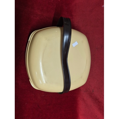 72 - Retro melamine picnic set 'Patioware by Twinco' in carry case with cups, plates, cutlery and cruet s... 