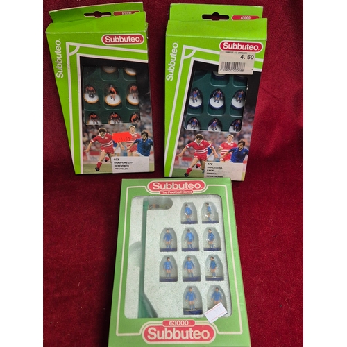 106 - 7 vintage Subbuteo player sets - Milan, Southampton, Bradford City, Barcelona, Leeds United, Blackbu... 