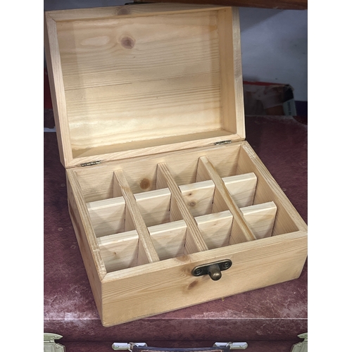 156 - Art lot - wooden art storage chest with contents of oil paints etc, small partitioned box, The Artis... 